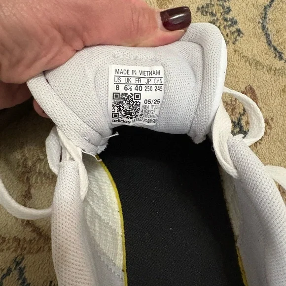 Adidas Woman’s White and Black Sneakers 8 worn once - Picture 8 of 10